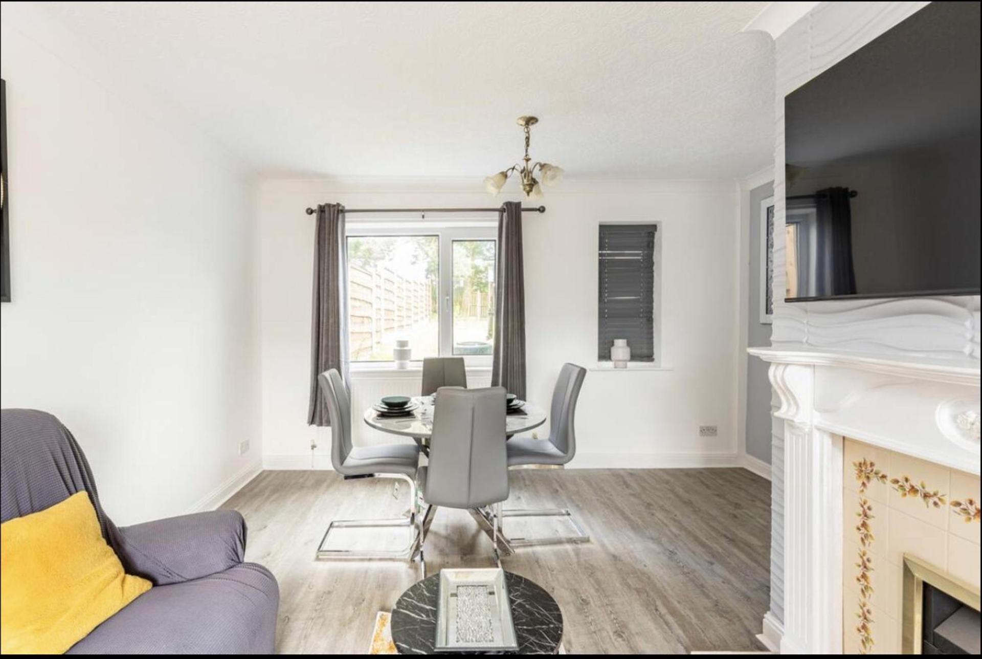 Come & Unwind In Charming 5 Bed House In Blackburn Blackburn  Dış mekan fotoğraf