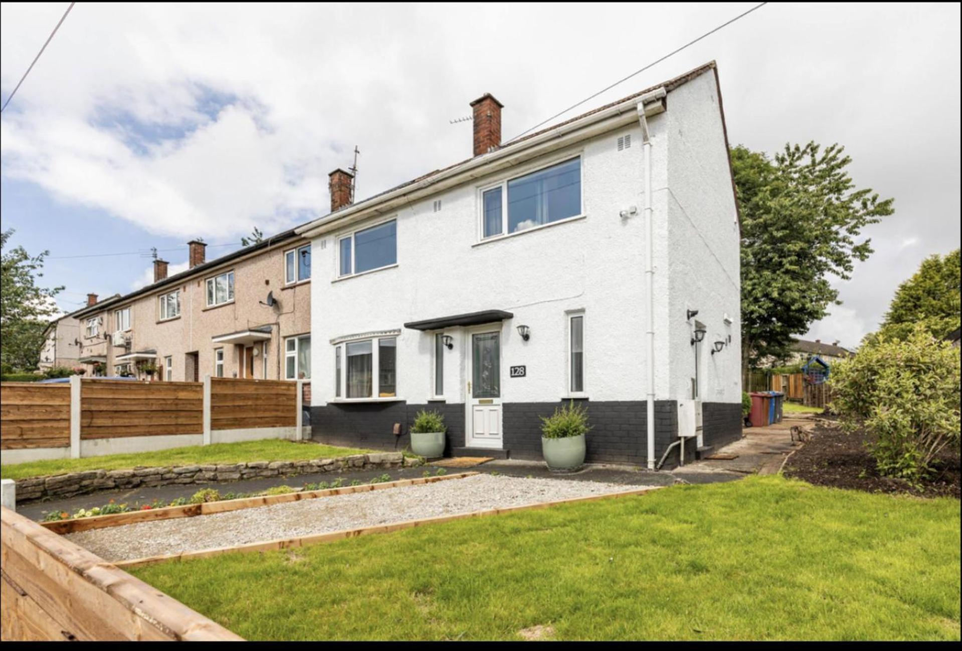 Come & Unwind In Charming 5 Bed House In Blackburn Blackburn  Dış mekan fotoğraf
